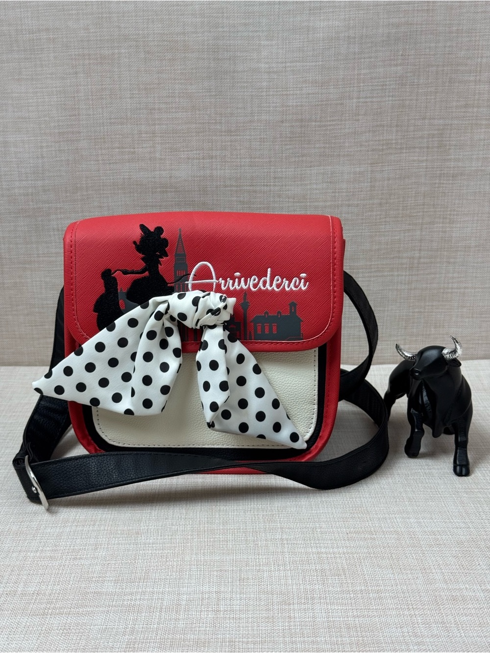 Disney Parks Epcot Italy Pavilion Minnie Mouse Arrivederci crossbody bag
